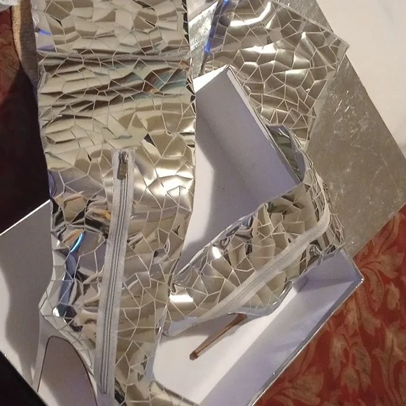 Silver Heeled Boots - Picture 3 of 7